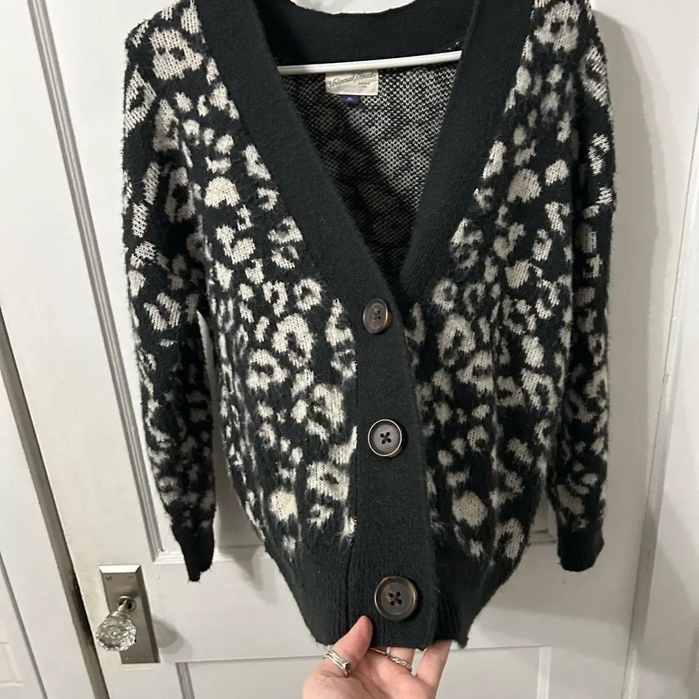 Universal Thread leopard Cardigan - Picture 2 of 5